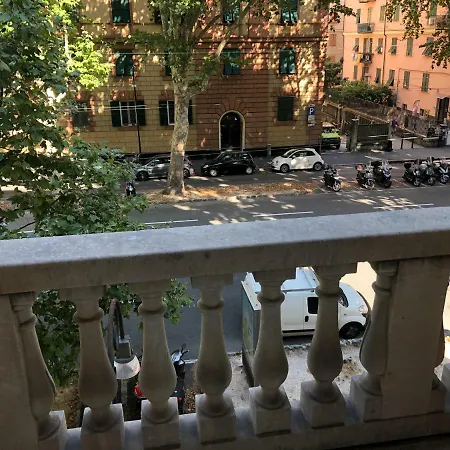 Center And Sea Apartment Genoa
